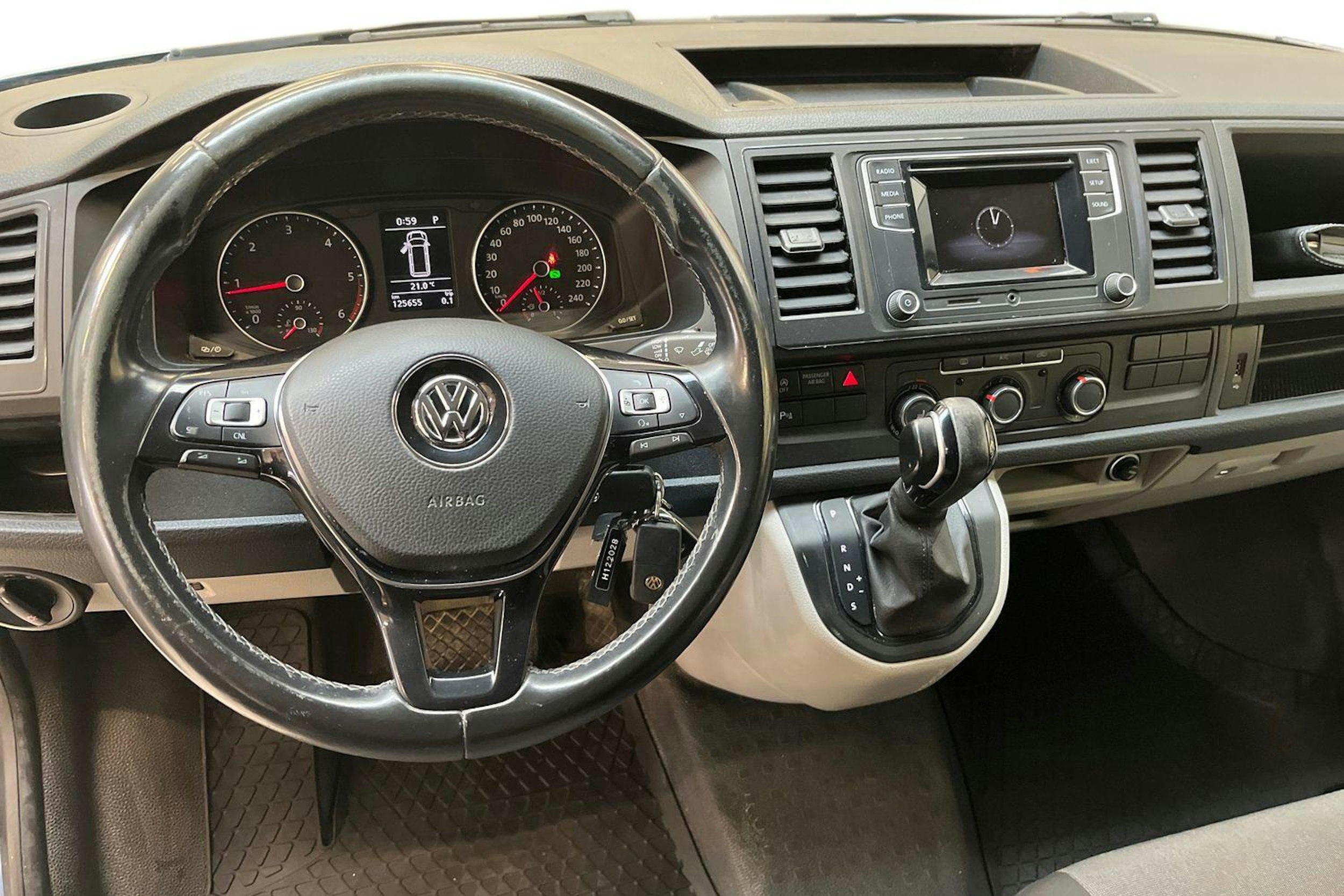 met. sininen Volkswagen Transporter 2019 kuva 9.