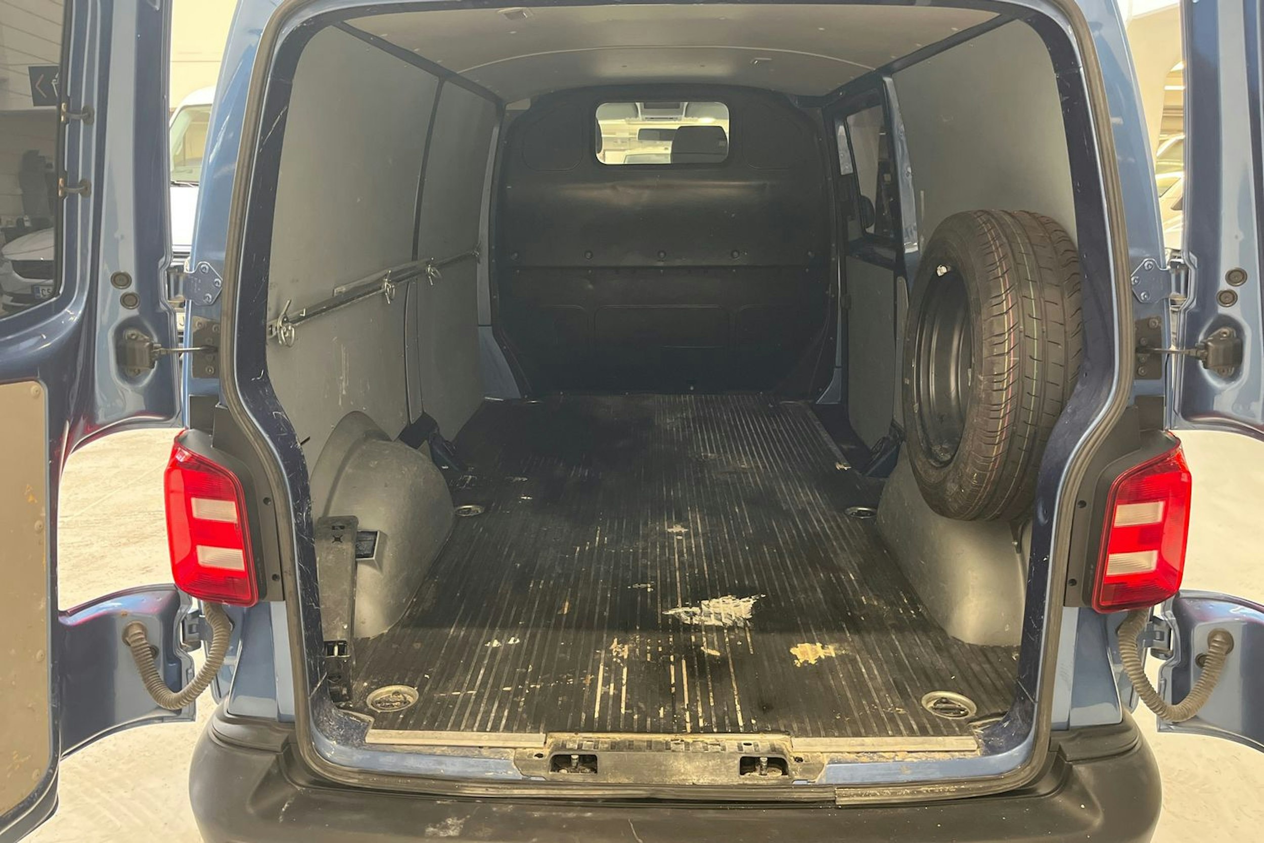 met. sininen Volkswagen Transporter 2019 kuva 15.