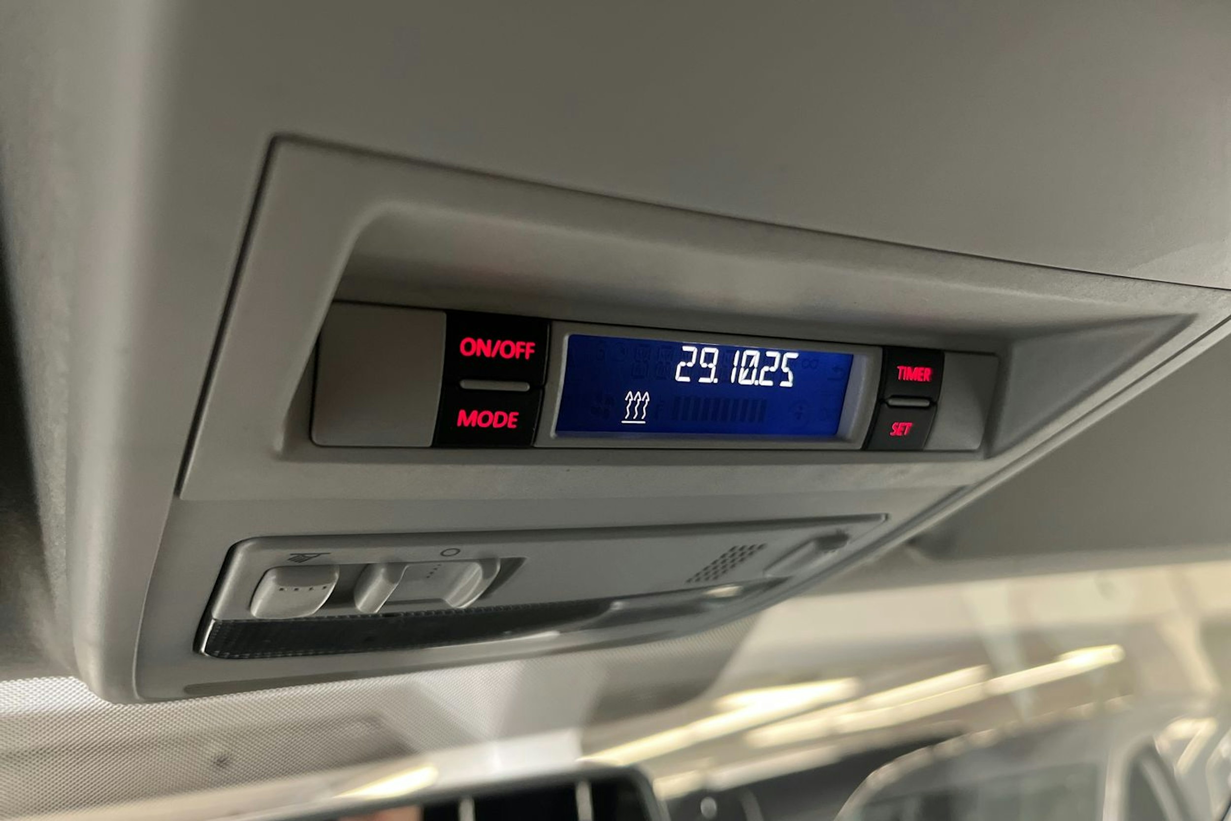 met. sininen Volkswagen Transporter 2019 kuva 22.