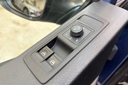 met. sininen Volkswagen Transporter 2019 kuva 17.
