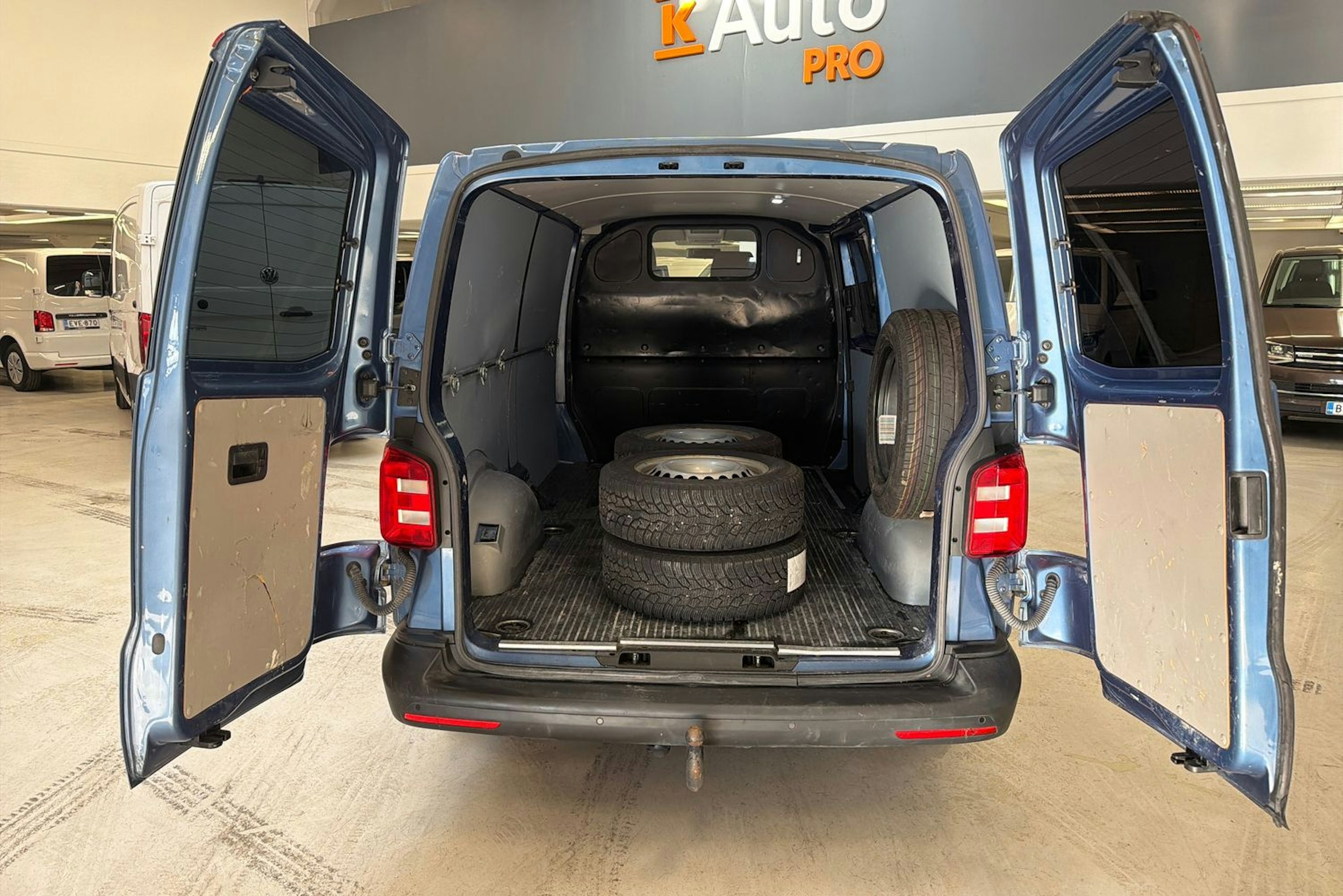 met. sininen Volkswagen Transporter 2019 kuva 19.