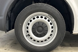 valkoinen Volkswagen Transporter 2019 kuva 24.