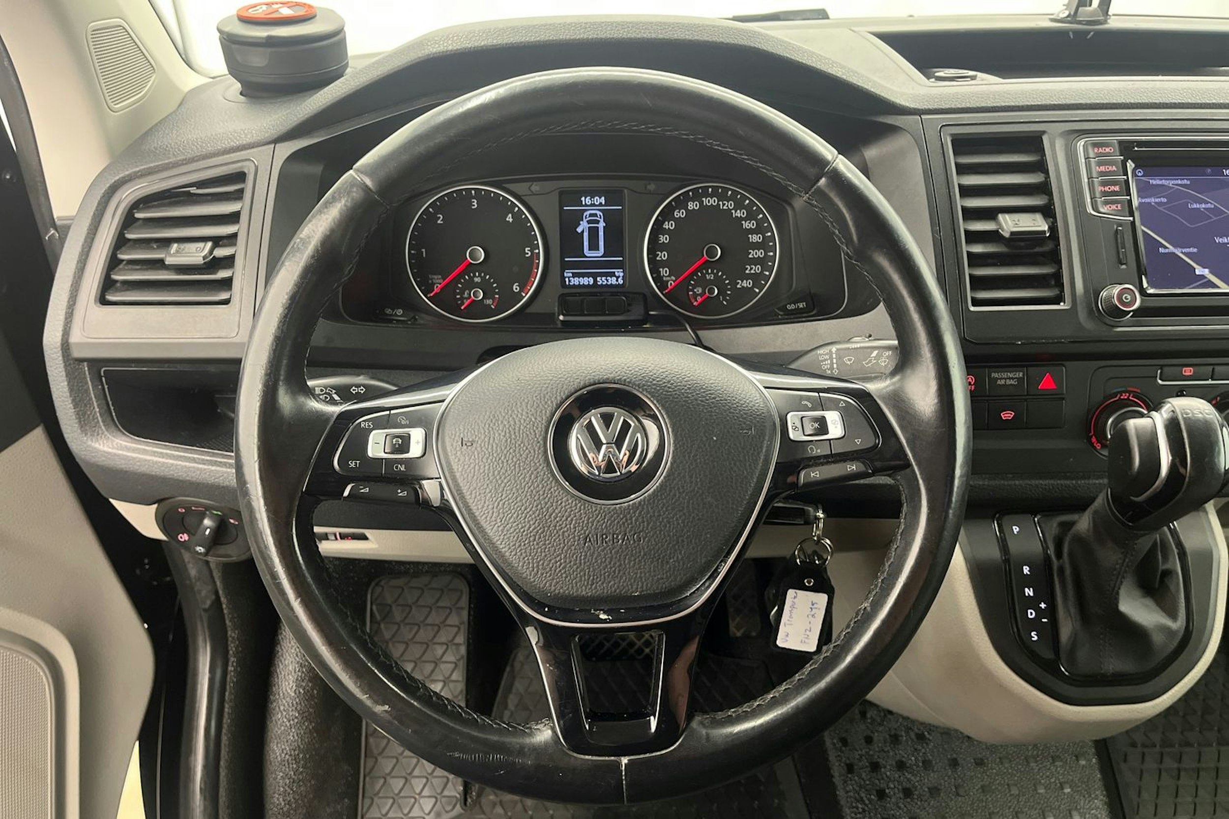 Musta Volkswagen Transporter 2019 kuva 23.
