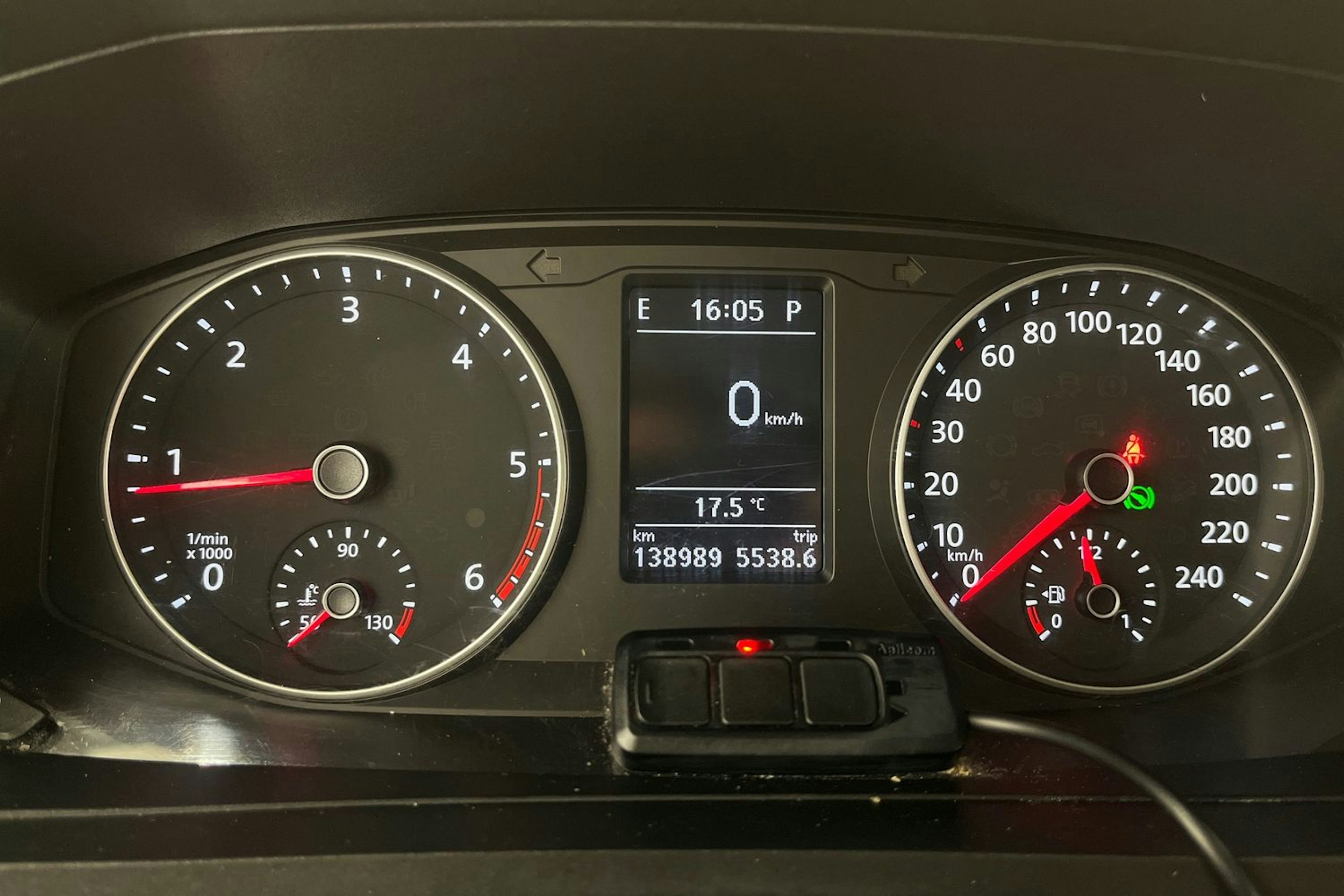 Musta Volkswagen Transporter 2019 kuva 25.