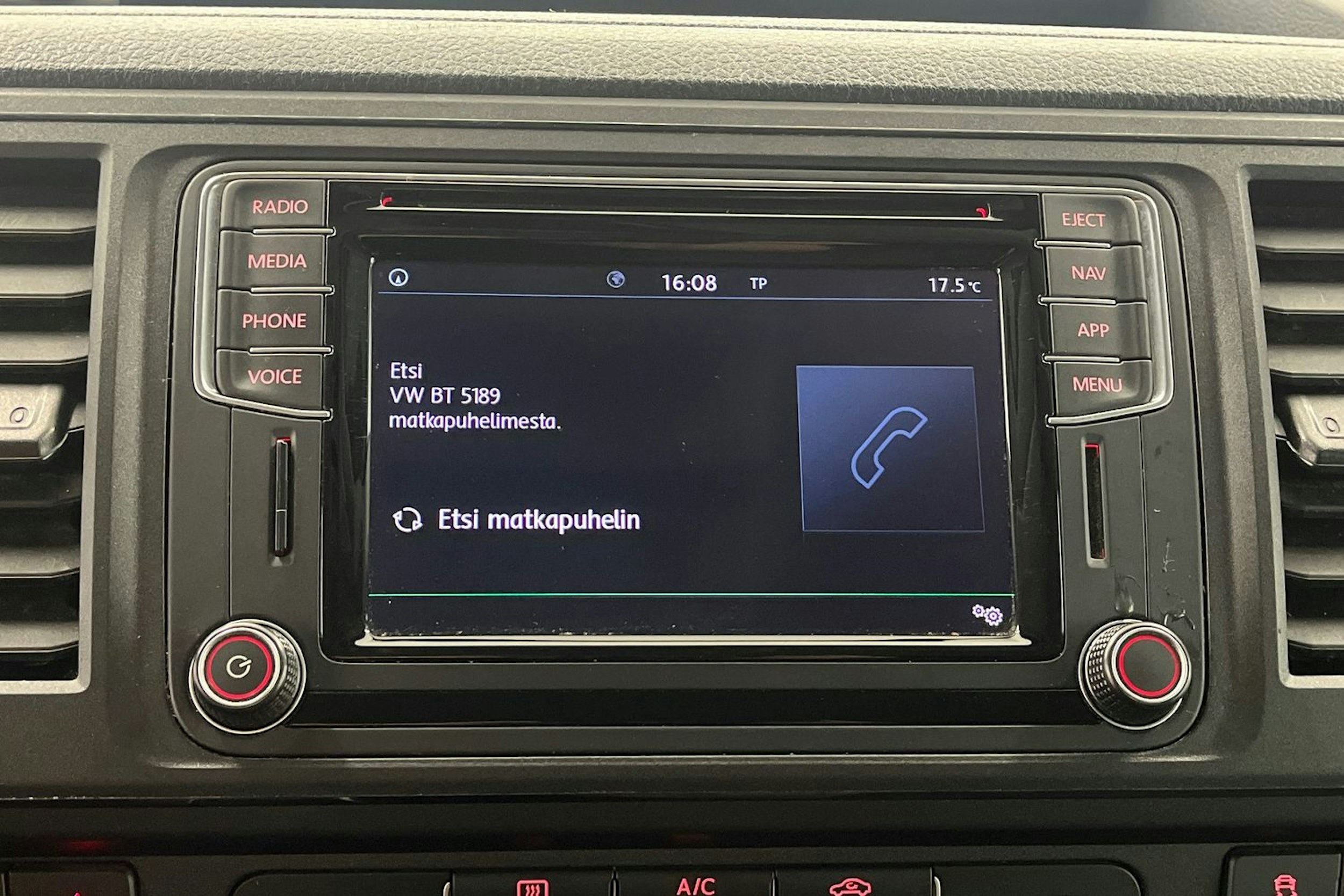 Musta Volkswagen Transporter 2019 kuva 32.