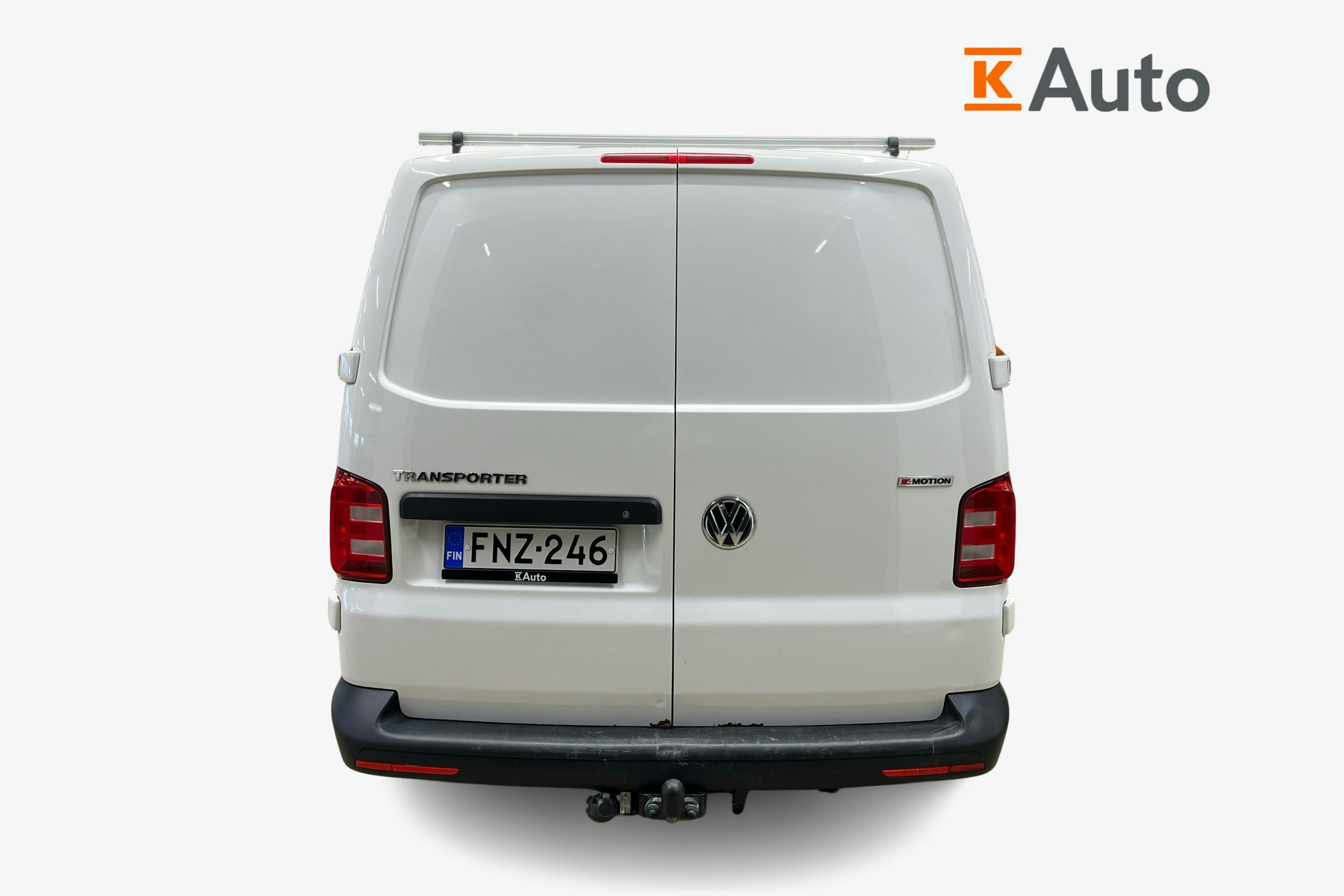 valkoinen Volkswagen Transporter 2019 kuva 3.