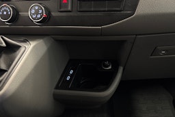 musta Volkswagen Transporter 2020 kuva 19.