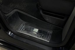 musta Volkswagen Transporter 2020 kuva 21.