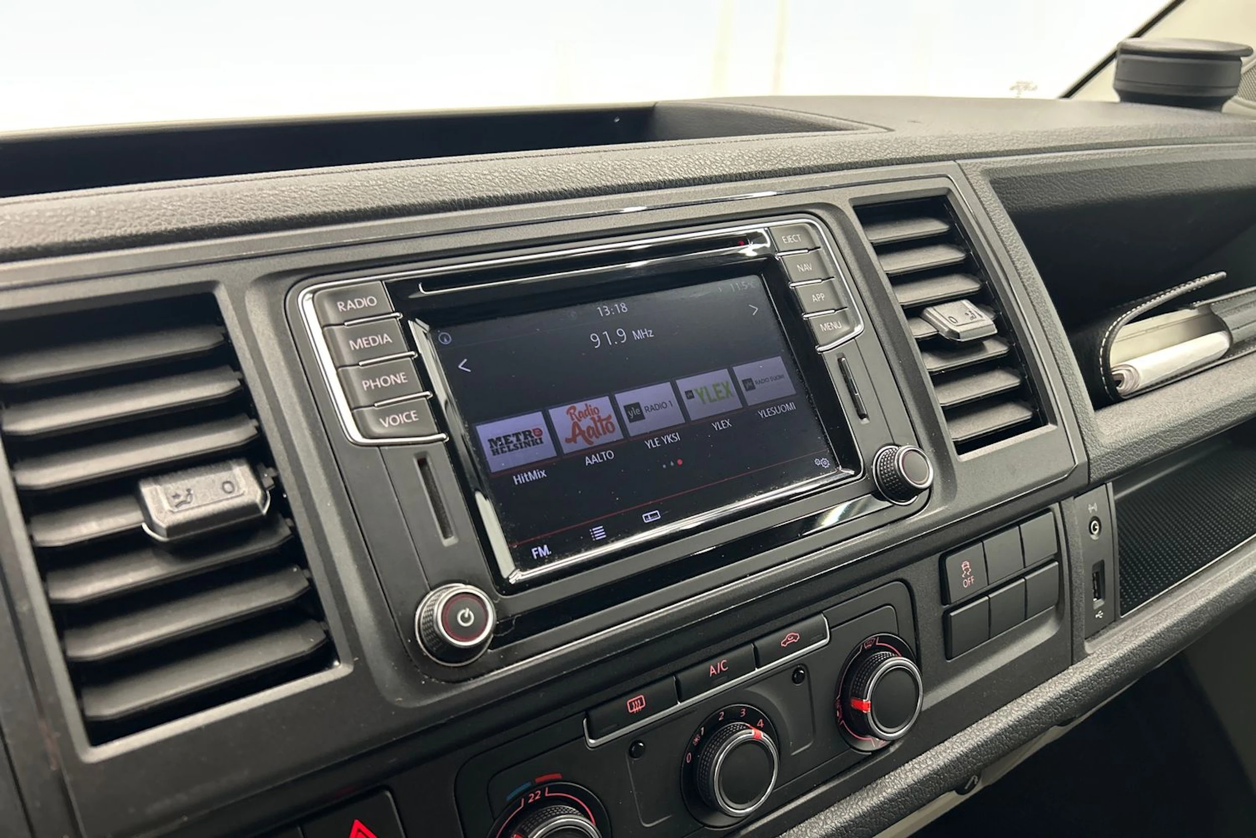 hopea Volkswagen Transporter 2019 kuva 13.