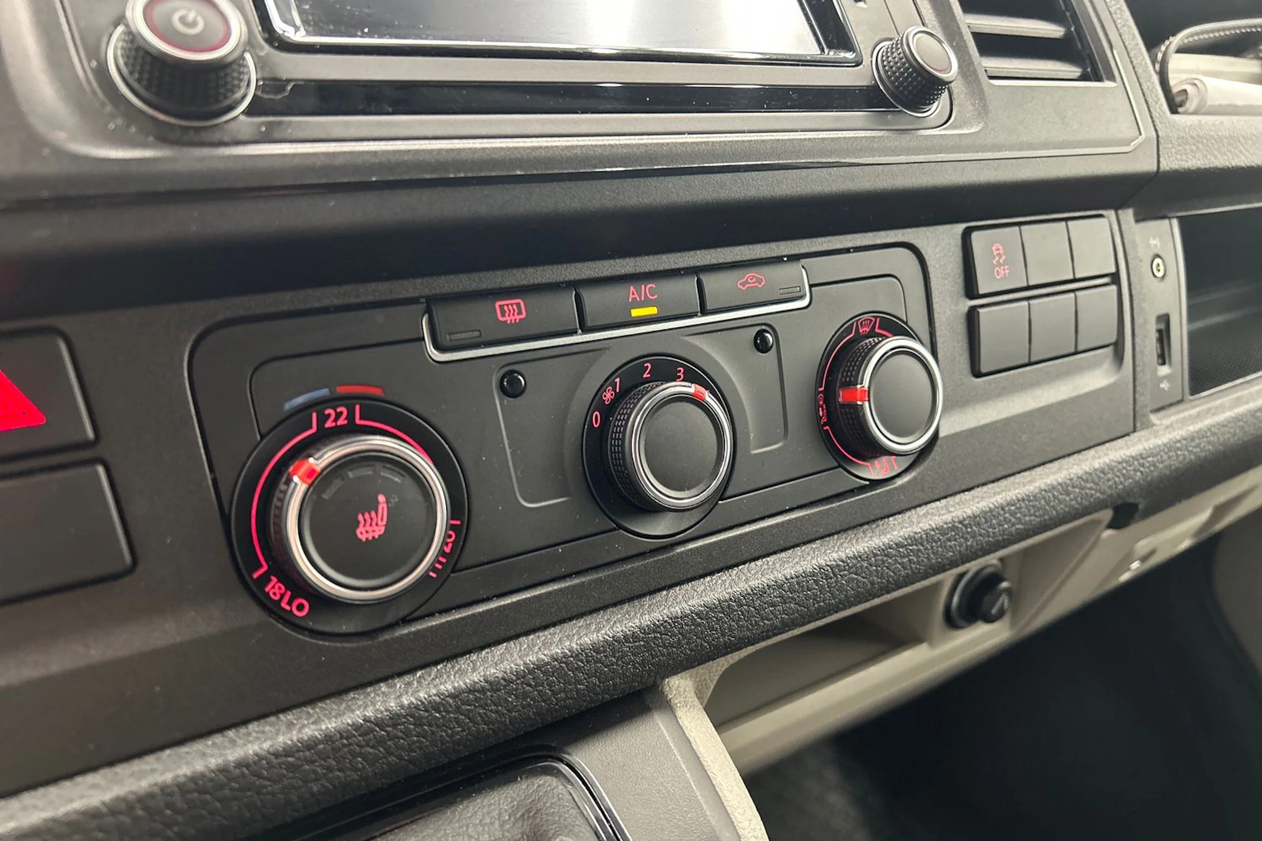 hopea Volkswagen Transporter 2019 kuva 15.
