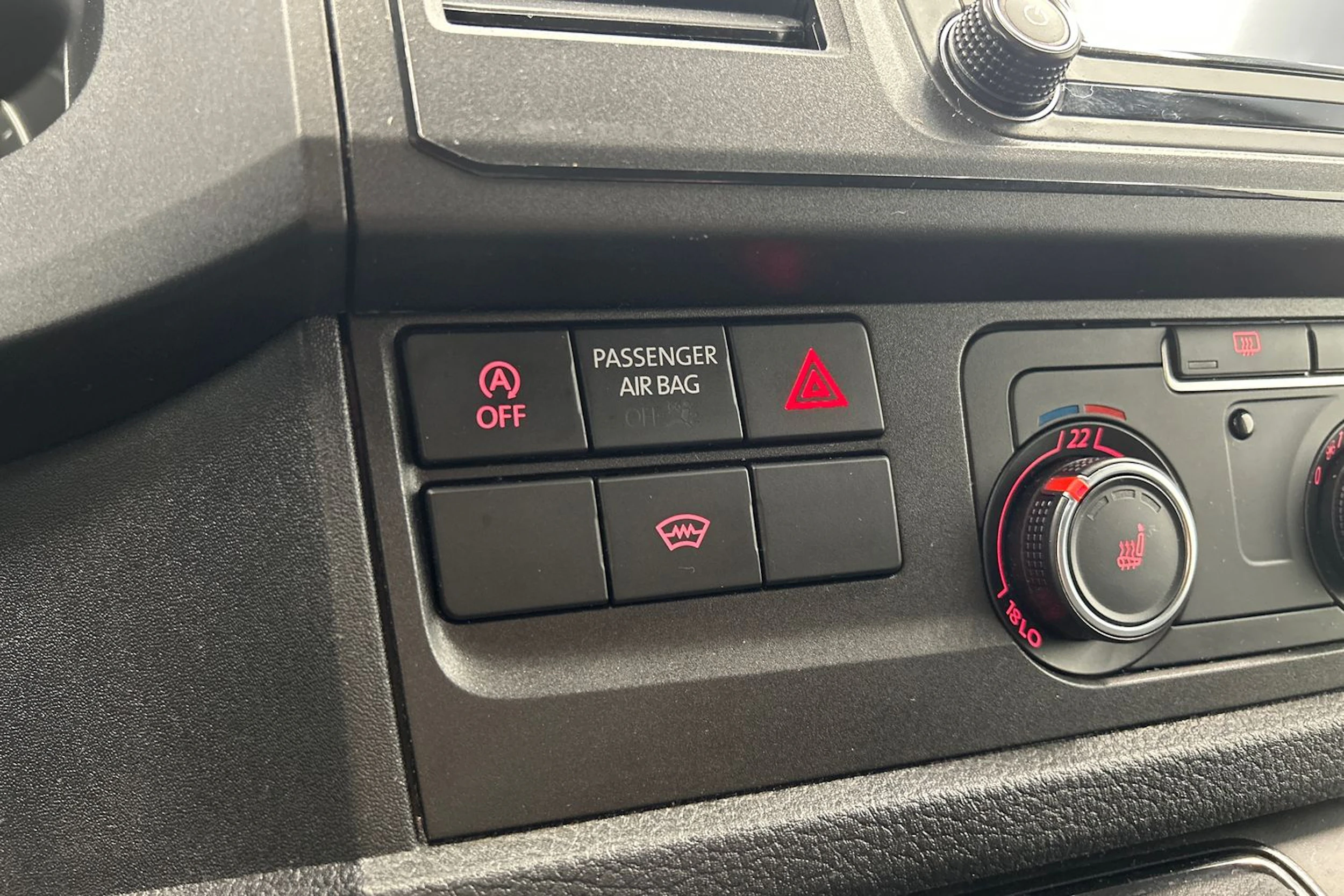 hopea Volkswagen Transporter 2019 kuva 16.