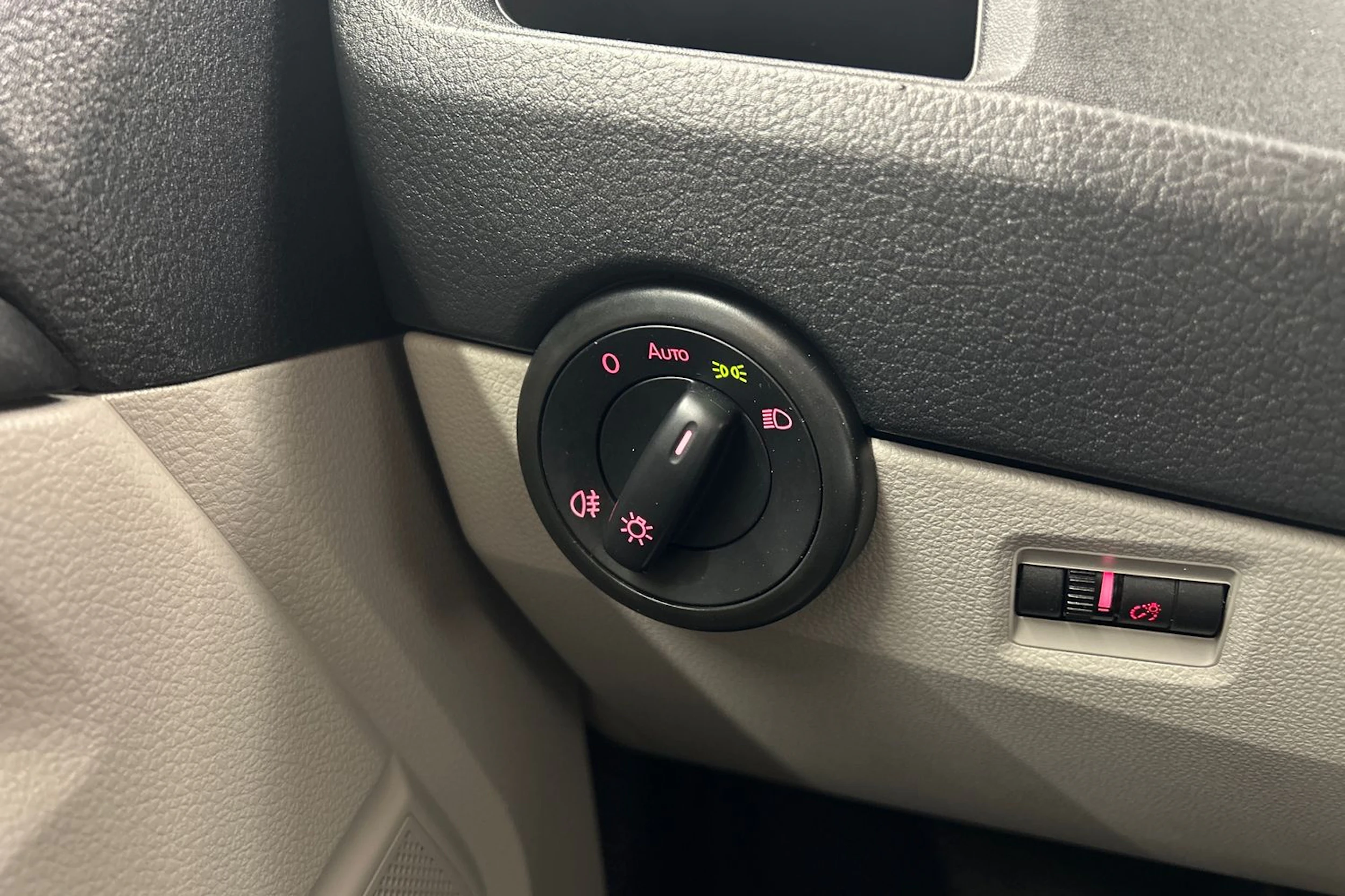 hopea Volkswagen Transporter 2019 kuva 18.