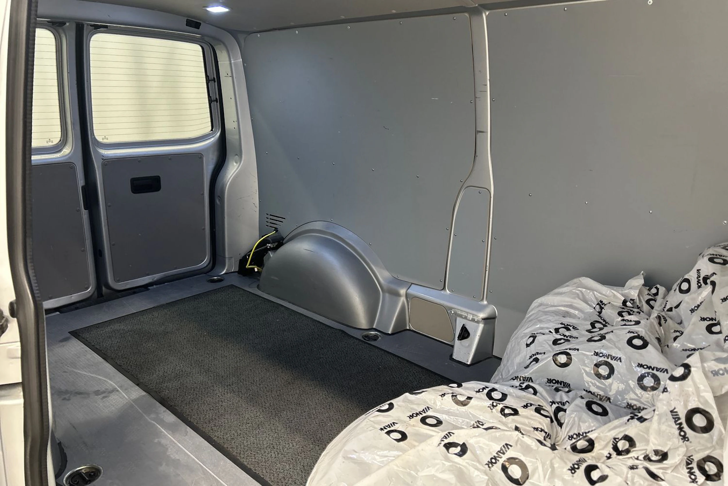 hopea Volkswagen Transporter 2019 kuva 22.