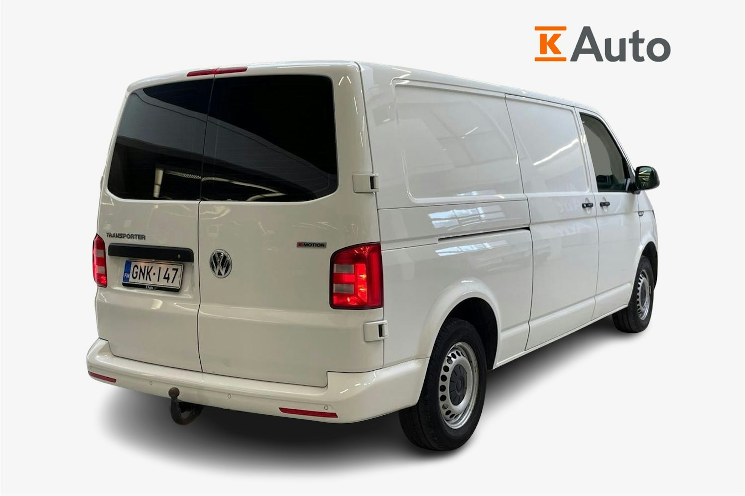 valkoinen Volkswagen Transporter 2019 kuva 2.