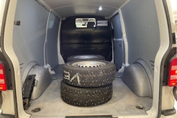 valkoinen Volkswagen Transporter 2019 kuva 20.