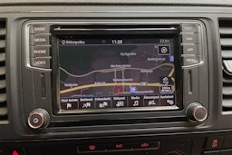 valkoinen Volkswagen Transporter 2019 kuva 29.