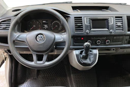 valkoinen Volkswagen Transporter 2019 kuva 9.
