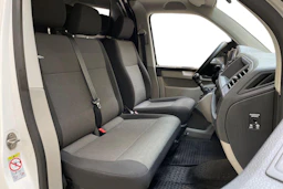 valkoinen Volkswagen Transporter 2019 kuva 11.