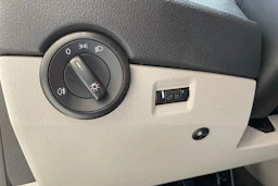 valkoinen Volkswagen Transporter 2019 kuva 25.