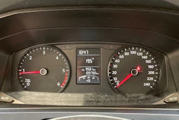 valkoinen Volkswagen Transporter 2019 kuva 26.