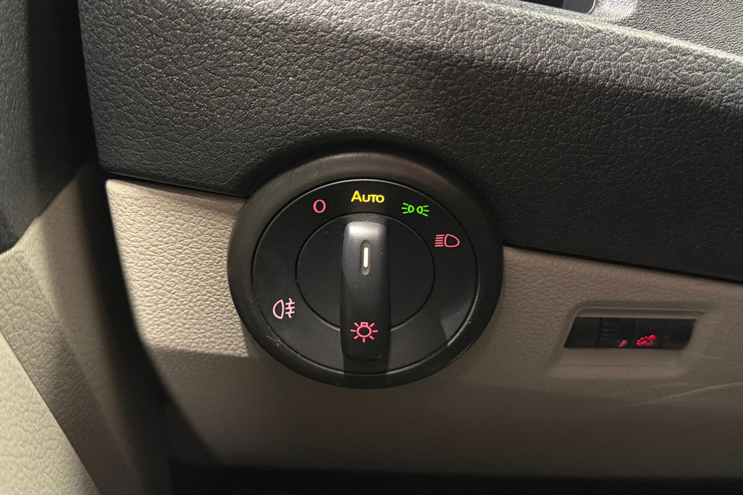 hopea Volkswagen Transporter 2019 kuva 16.