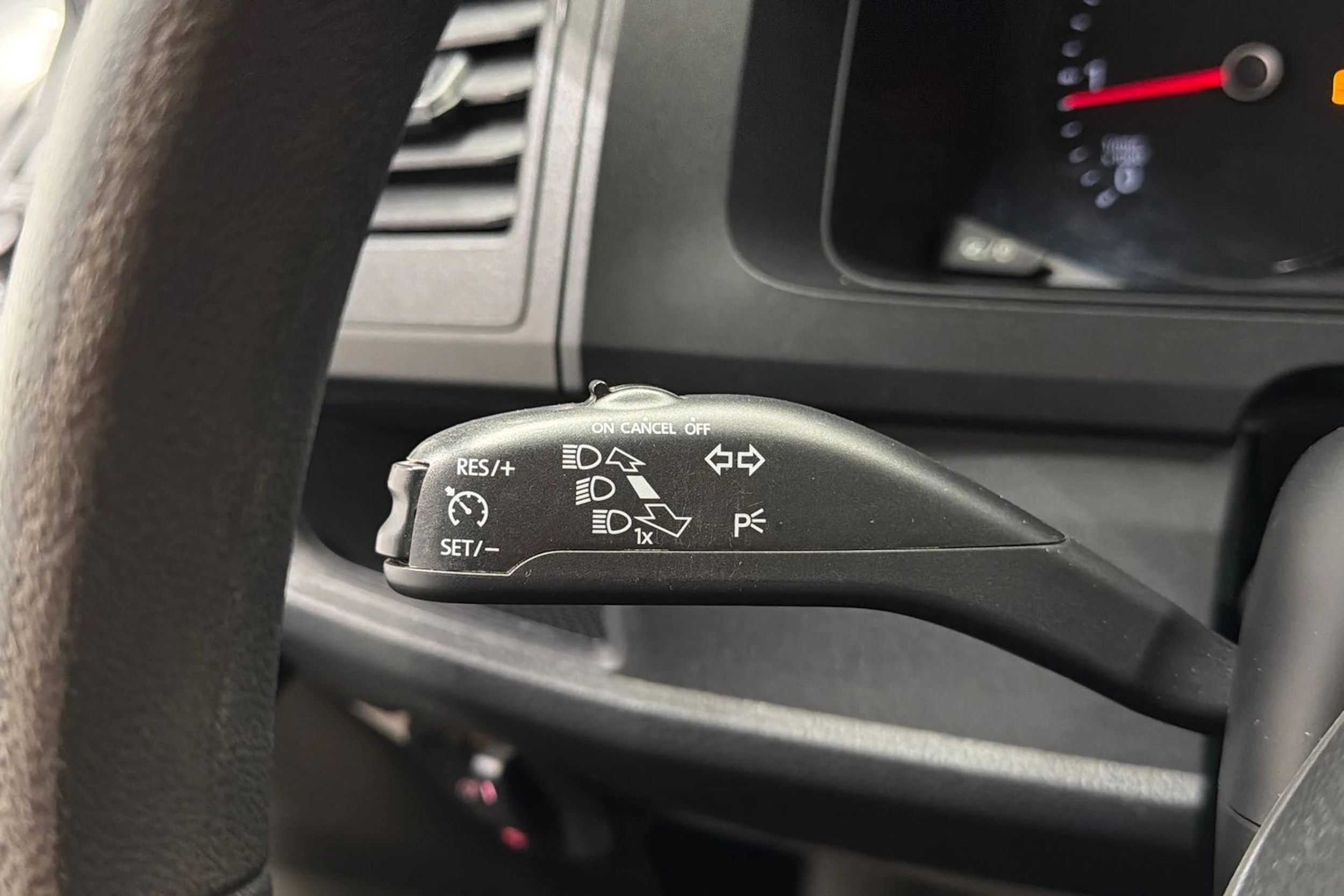 hopea Volkswagen Transporter 2019 kuva 17.