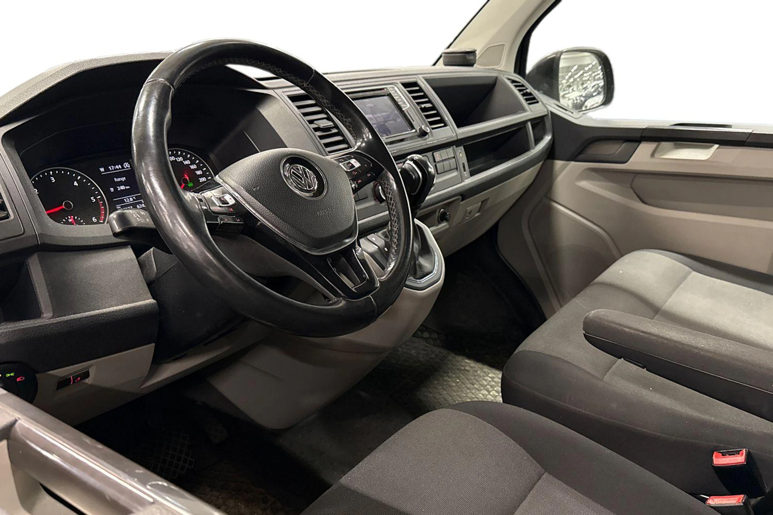 musta Volkswagen Transporter 2019 kuva 3.