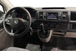 valkoinen Volkswagen Transporter 2019 kuva 9.