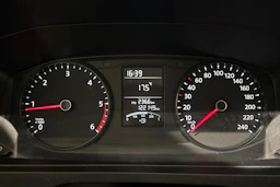 valkoinen Volkswagen Transporter 2019 kuva 17.
