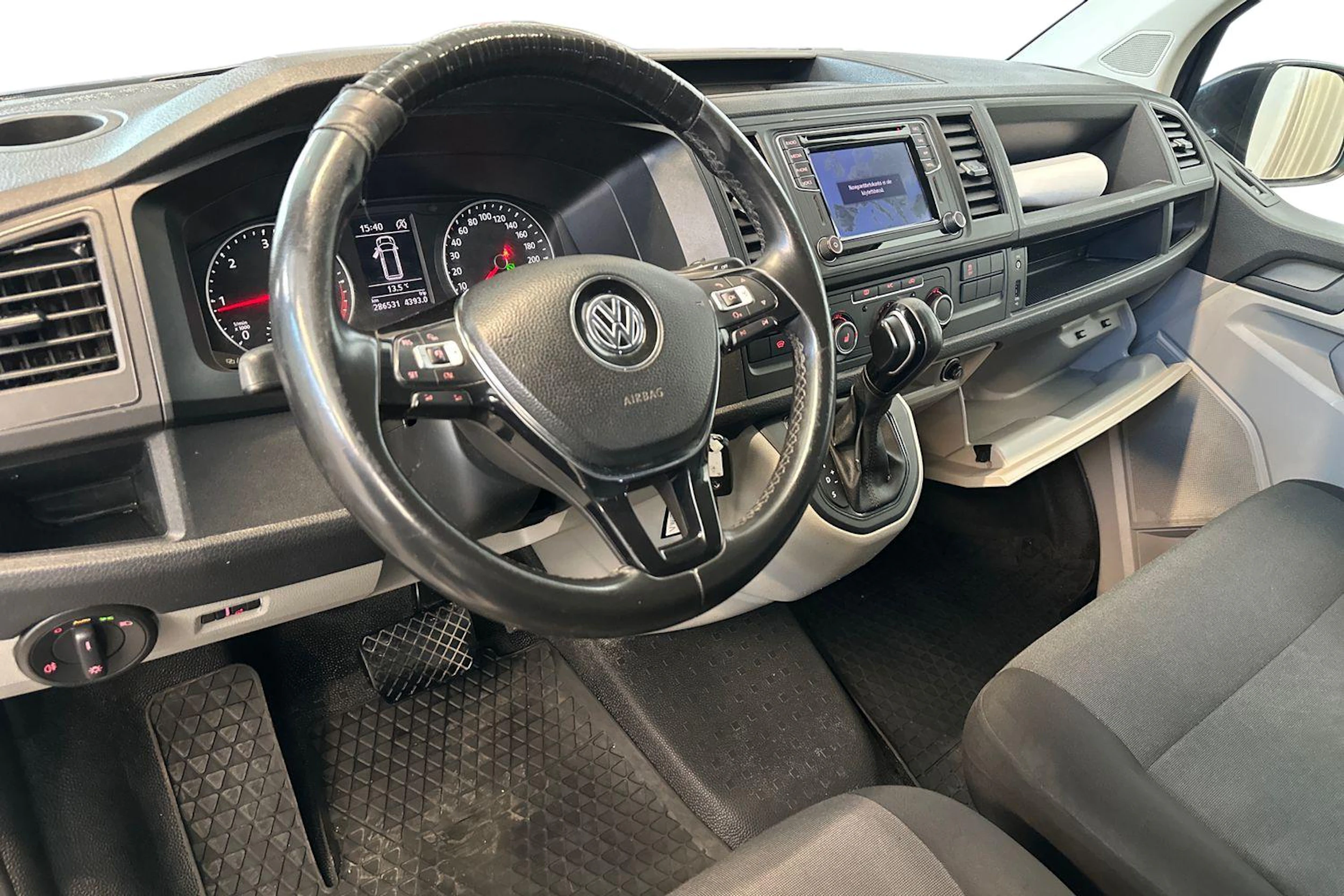 sininen Volkswagen Transporter 2019 kuva 8.