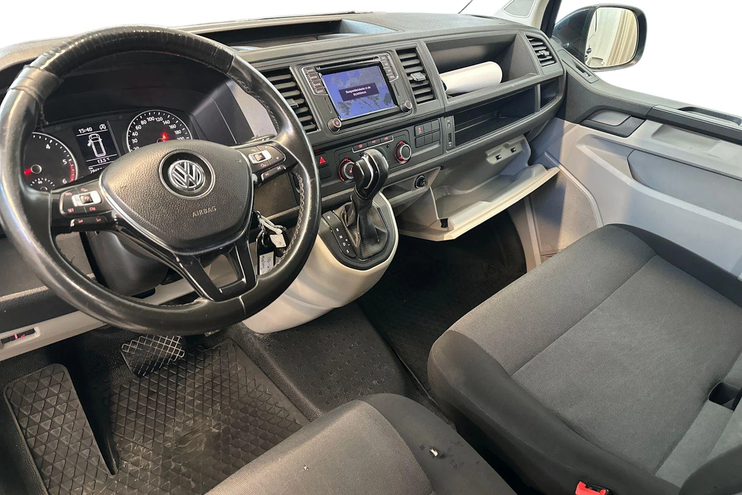 sininen Volkswagen Transporter 2019 kuva 9.