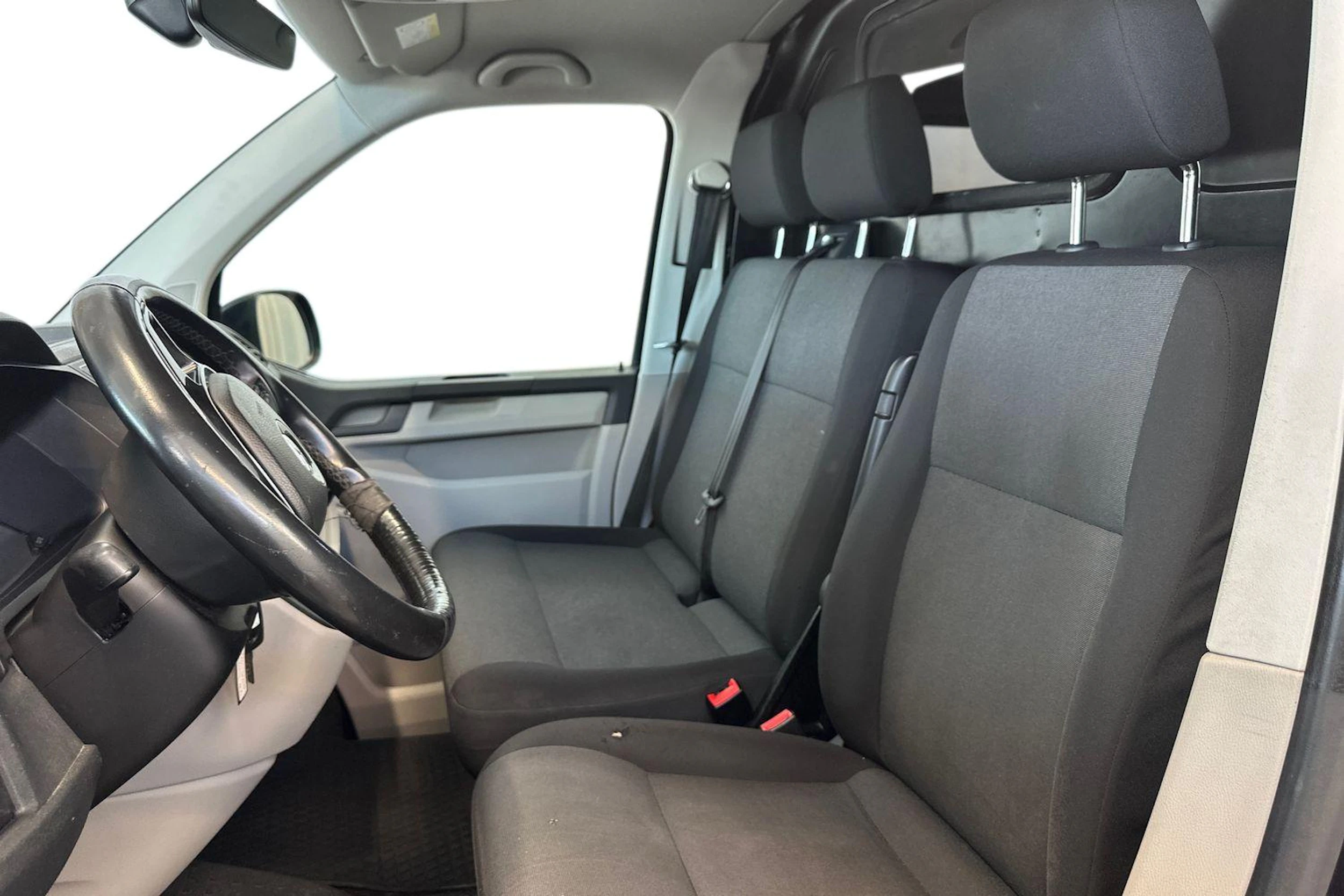 sininen Volkswagen Transporter 2019 kuva 11.