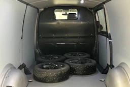 sininen Volkswagen Transporter 2019 kuva 15.