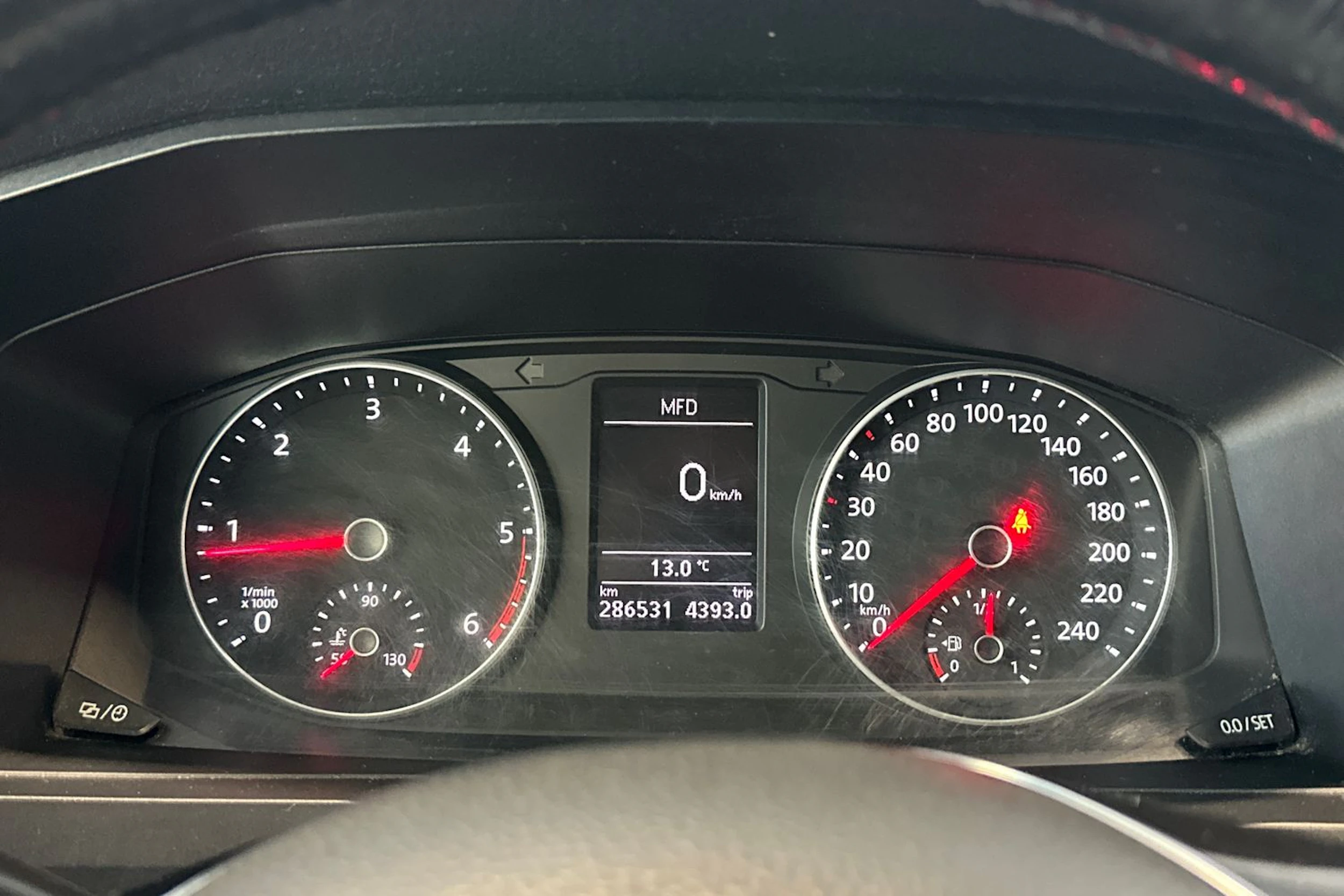 sininen Volkswagen Transporter 2019 kuva 16.