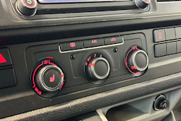 sininen Volkswagen Transporter 2019 kuva 21.