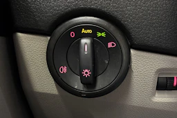 sininen Volkswagen Transporter 2019 kuva 15.