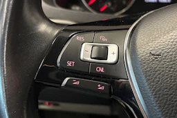 sininen Volkswagen Transporter 2019 kuva 16.