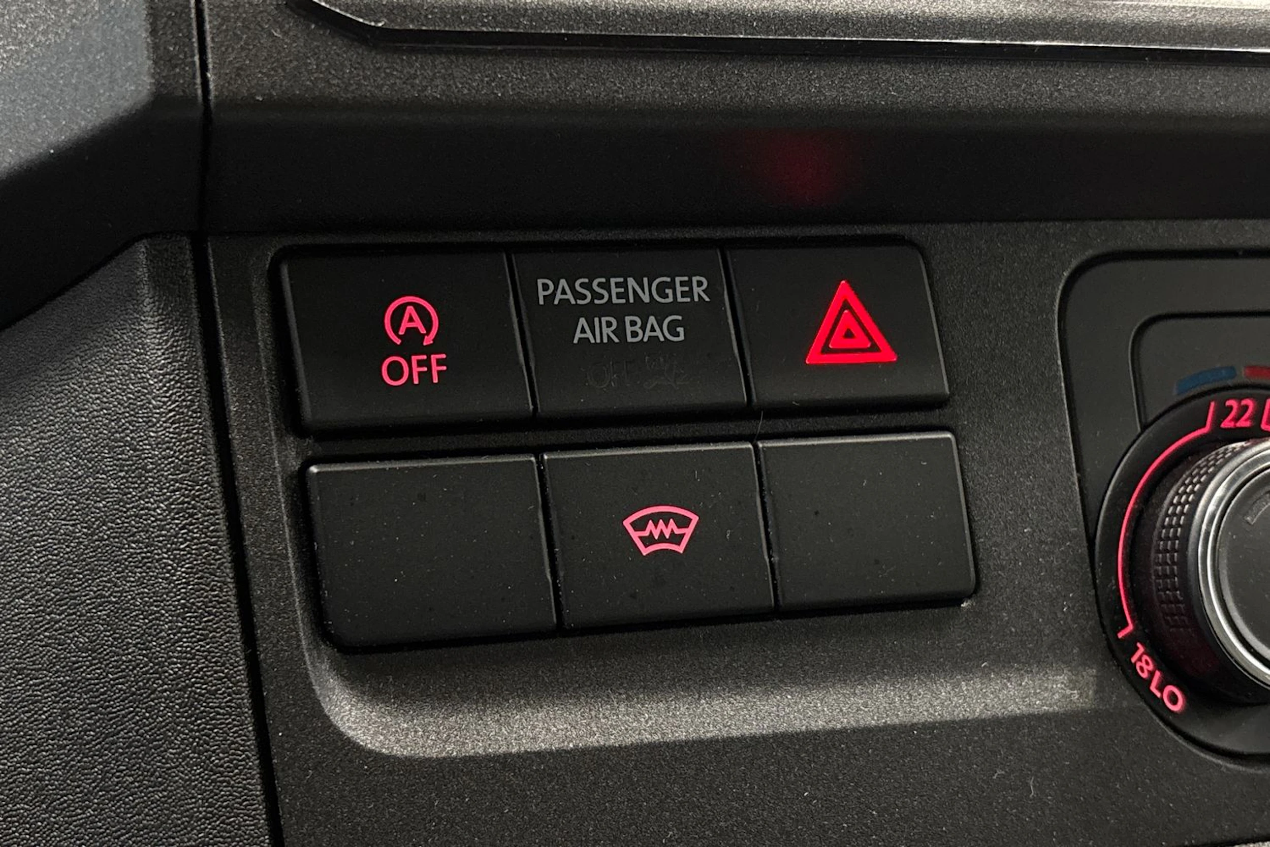 sininen Volkswagen Transporter 2019 kuva 18.