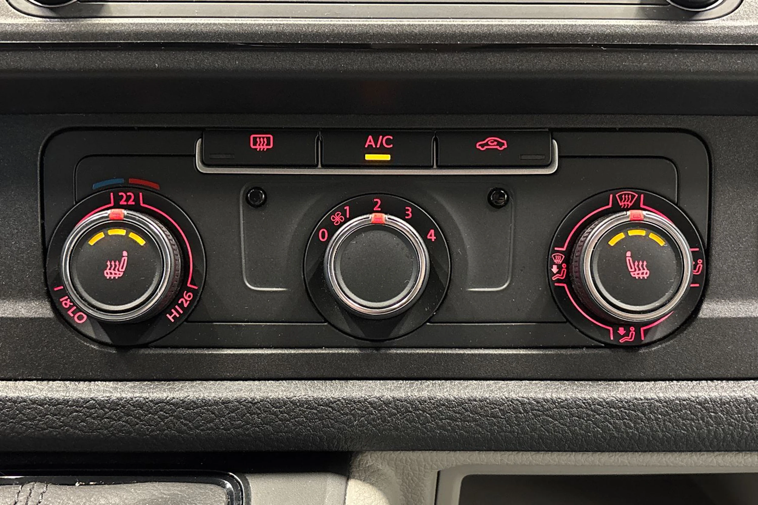 sininen Volkswagen Transporter 2019 kuva 22.