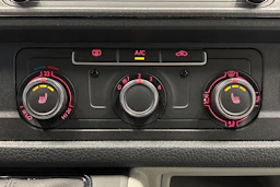 sininen Volkswagen Transporter 2019 kuva 22.