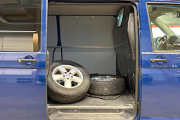 sininen Volkswagen Transporter 2019 kuva 26.