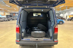 sininen Volkswagen Transporter 2019 kuva 27.