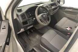 valkoinen Volkswagen Transporter 2019 kuva 3.