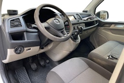 valkoinen Volkswagen Transporter 2019 kuva 7.