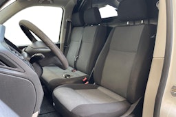 valkoinen Volkswagen Transporter 2019 kuva 9.