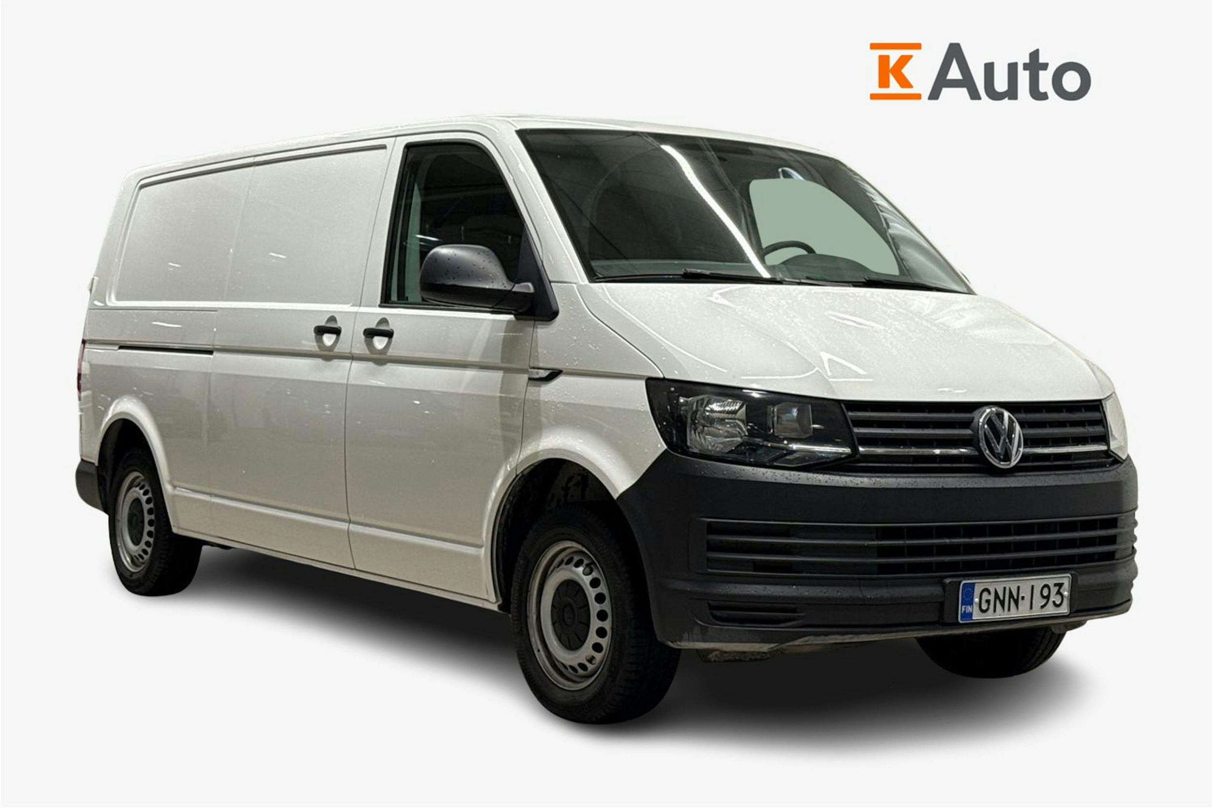 Valkoinen Volkswagen Transporter 2019 kuva 1.