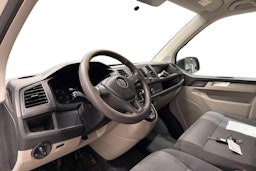 Valkoinen Volkswagen Transporter 2019 kuva 3.