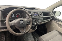 Valkoinen Volkswagen Transporter 2019 kuva 9.