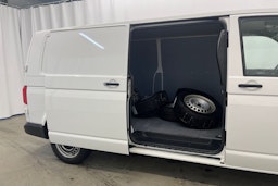 Valkoinen Volkswagen Transporter 2019 kuva 16.