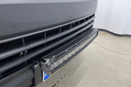 Valkoinen Volkswagen Transporter 2019 kuva 18.